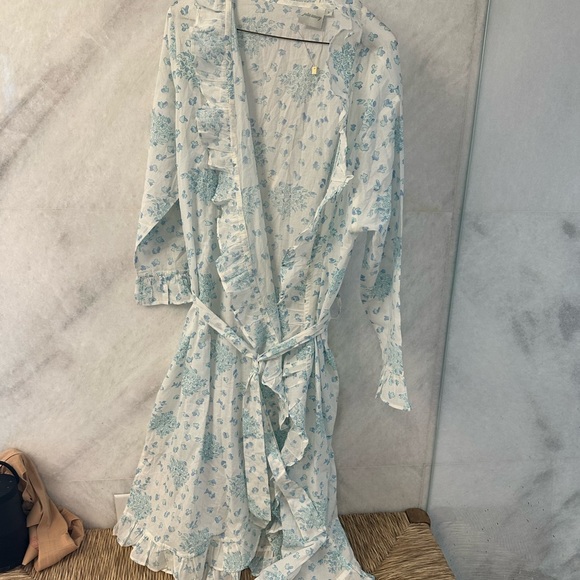 Julia Amory Other - Julia Amory NWOT Floral Long Sleeve Women's Robe